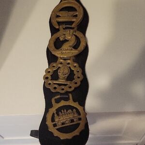 VTG (4) Brass Horse Harness Bridle Medallion Badges on leather strap